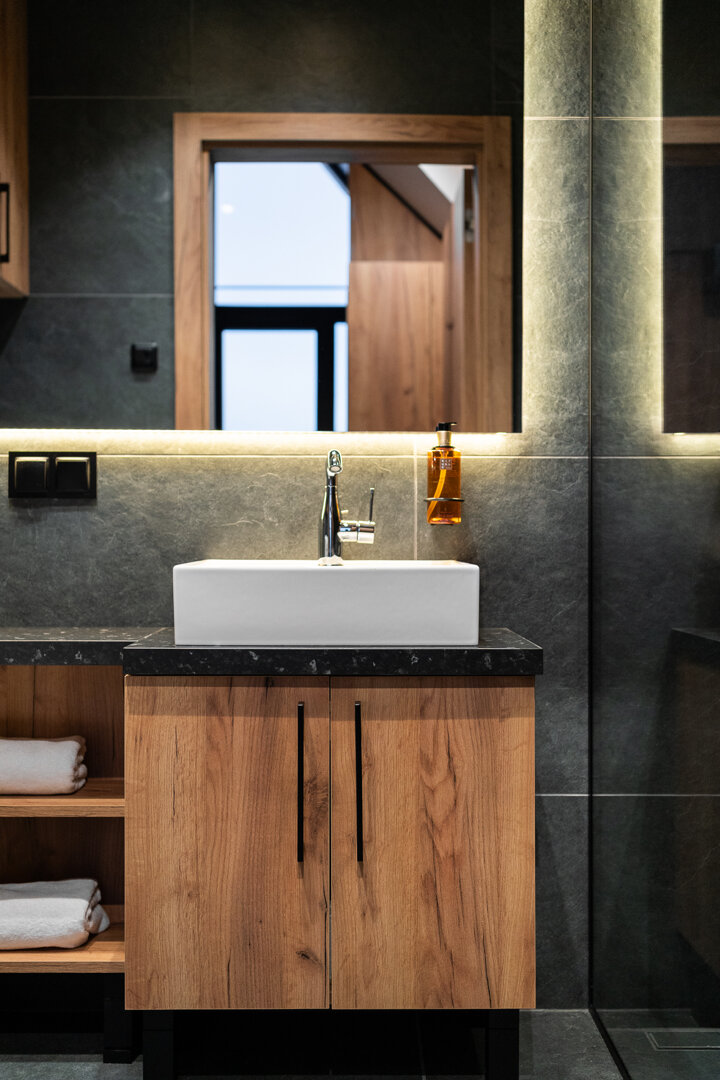 CYRHLA APARTAMENTY SPÓŁKA Z OGRANICZONĄ ODPOWIEDZIALNOŚCIĄ - 11