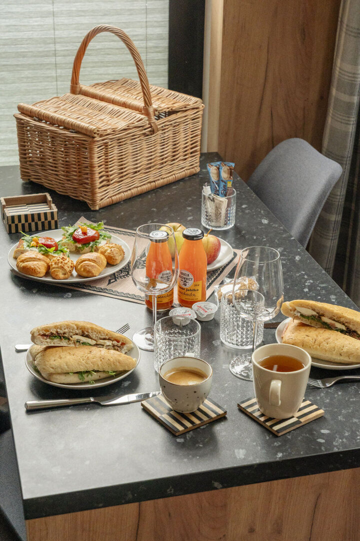 CYRHLA APARTAMENTY SPÓŁKA Z OGRANICZONĄ ODPOWIEDZIALNOŚCIĄ - 7