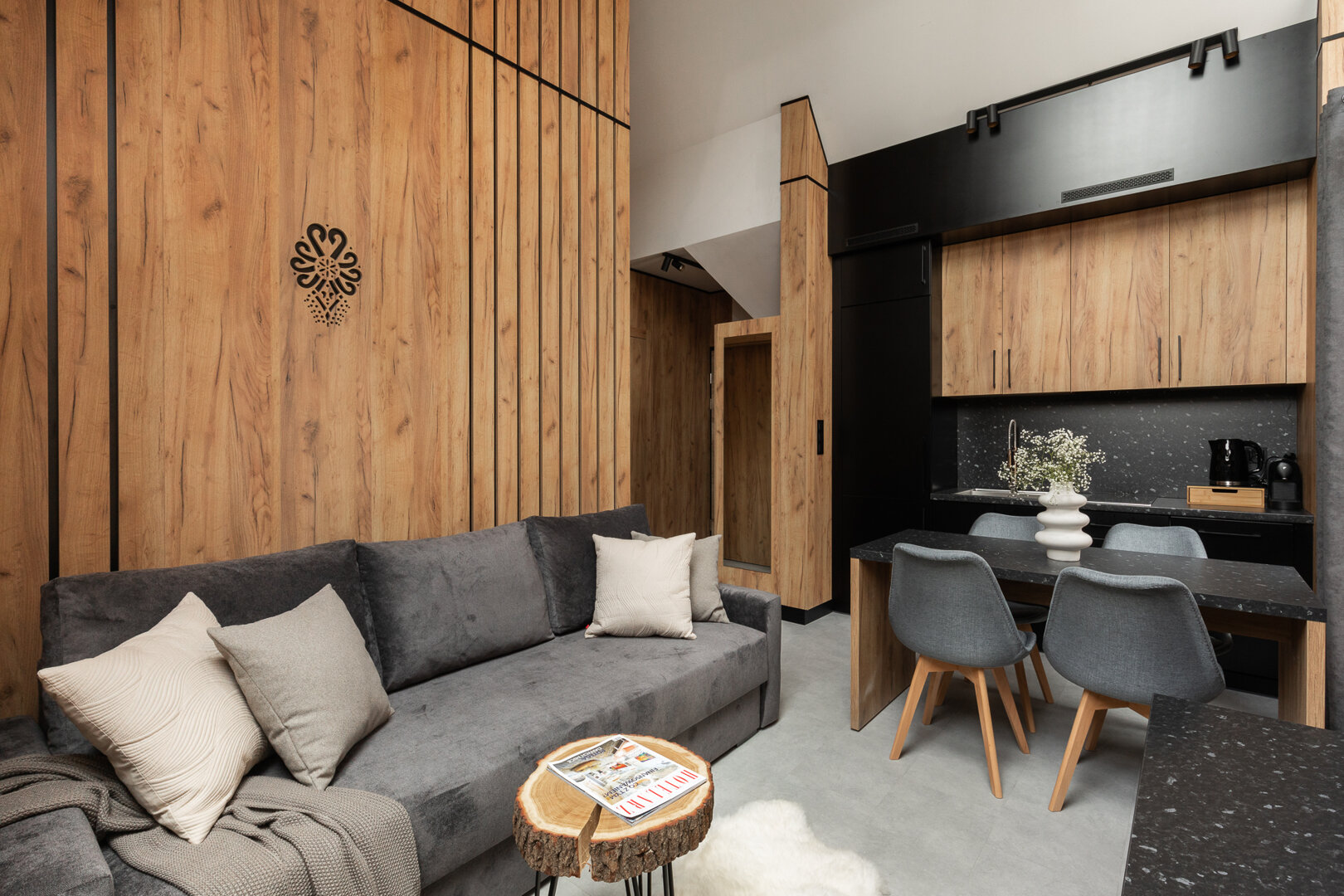 CYRHLA APARTAMENTY SPÓŁKA Z OGRANICZONĄ ODPOWIEDZIALNOŚCIĄ - 3