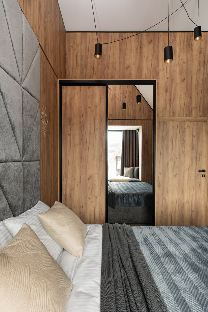 CYRHLA APARTAMENTY SPÓŁKA Z OGRANICZONĄ ODPOWIEDZIALNOŚCIĄ - 7